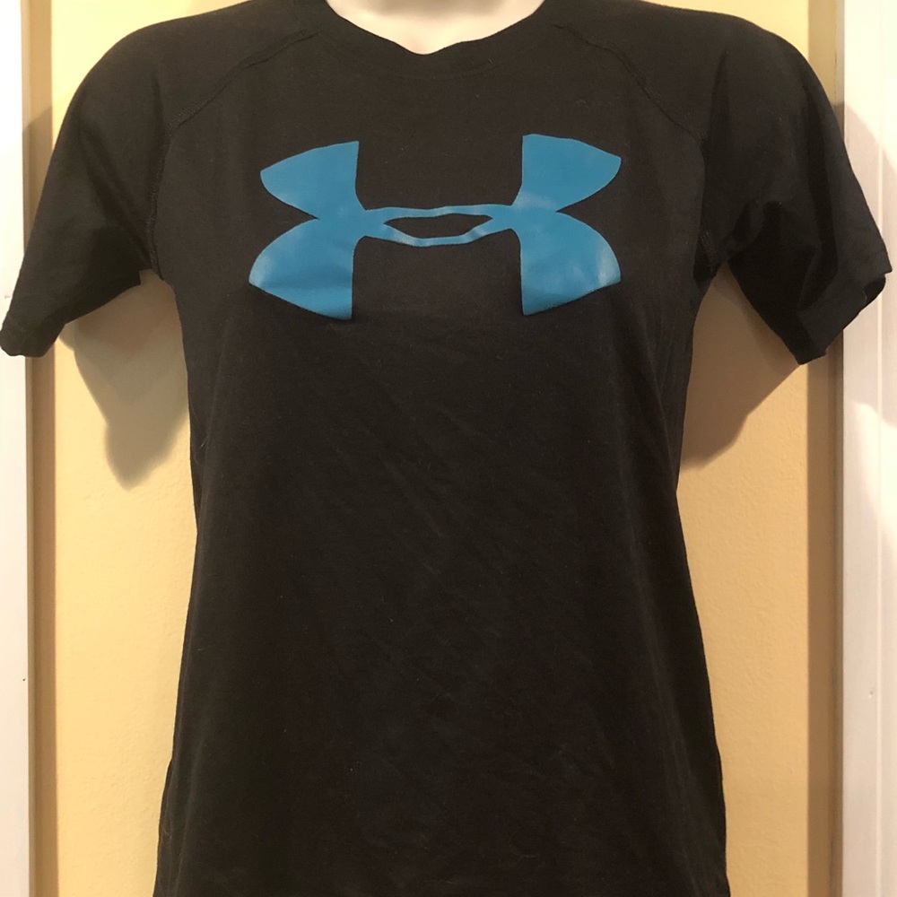 Under Armour heat gear  black Youth Small tee